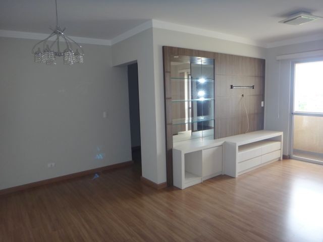 Apartamento para locacao no Zona 03 em Maringa com 122,98m² por R$ 2.300,00