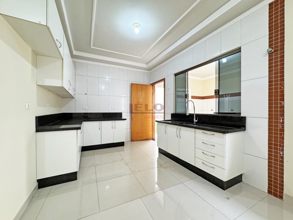 Casa Residencial para locacao no Jardim Monte Rei em Maringa com 100m² por R$ 2.400,00