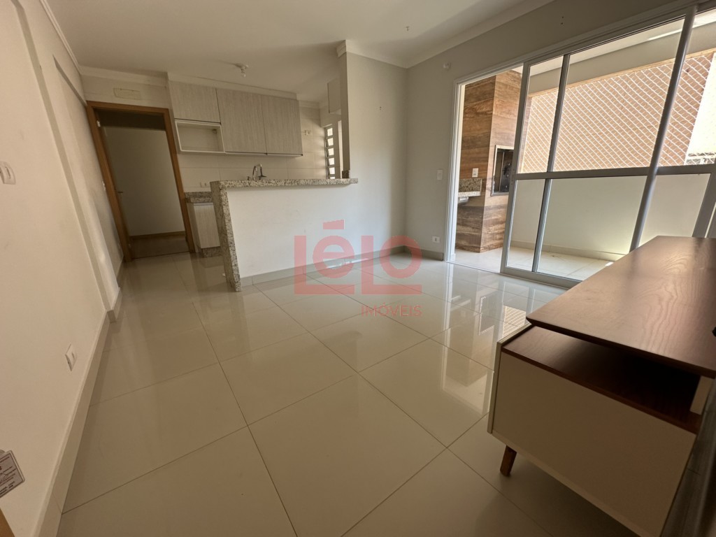 Apartamento para locacao no Zona 07 em Maringa com 117,7m² por R$ 2.300,00