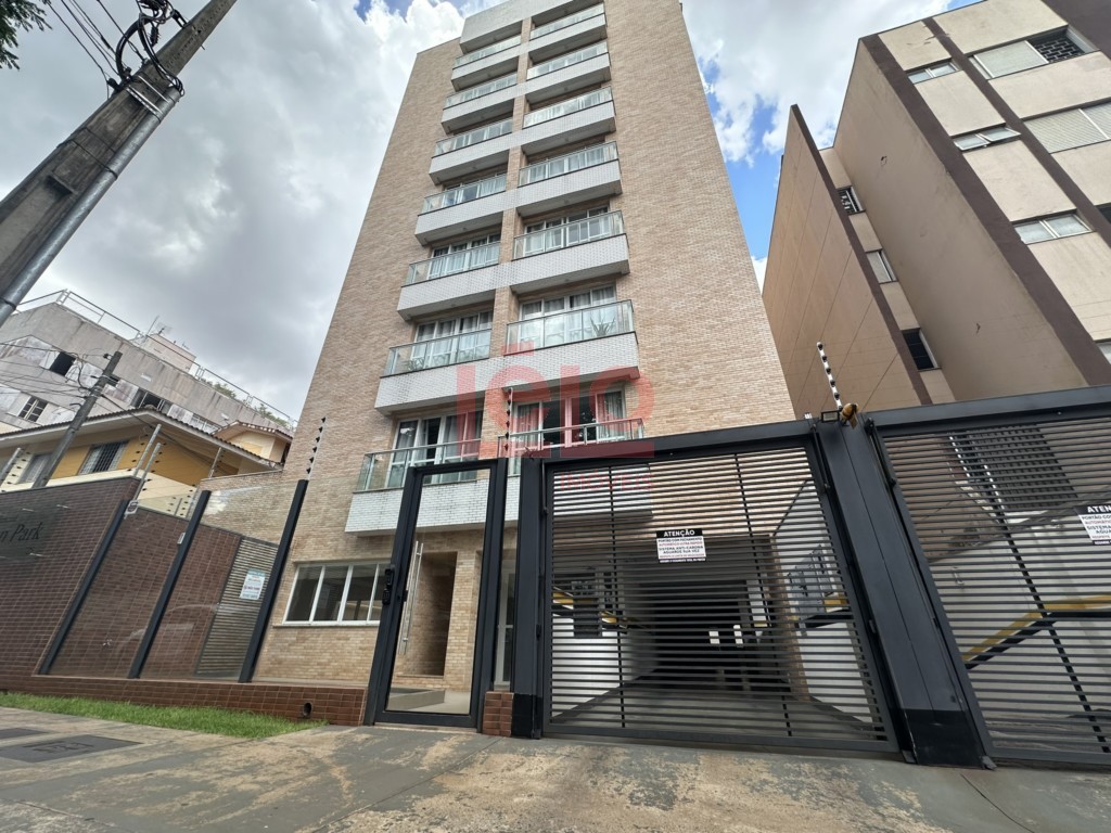 Apartamento para locacao no Zona 07 em Maringa com 117,7m² por R$ 2.300,00