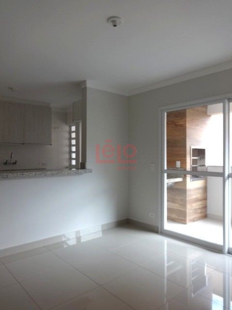 Apartamento para locacao no Zona 07 em Maringa com 118,29m² por R$ 2.100,00