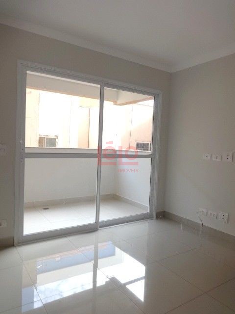 Apartamento para locacao no Zona 07 em Maringa com 118,29m² por R$ 2.100,00