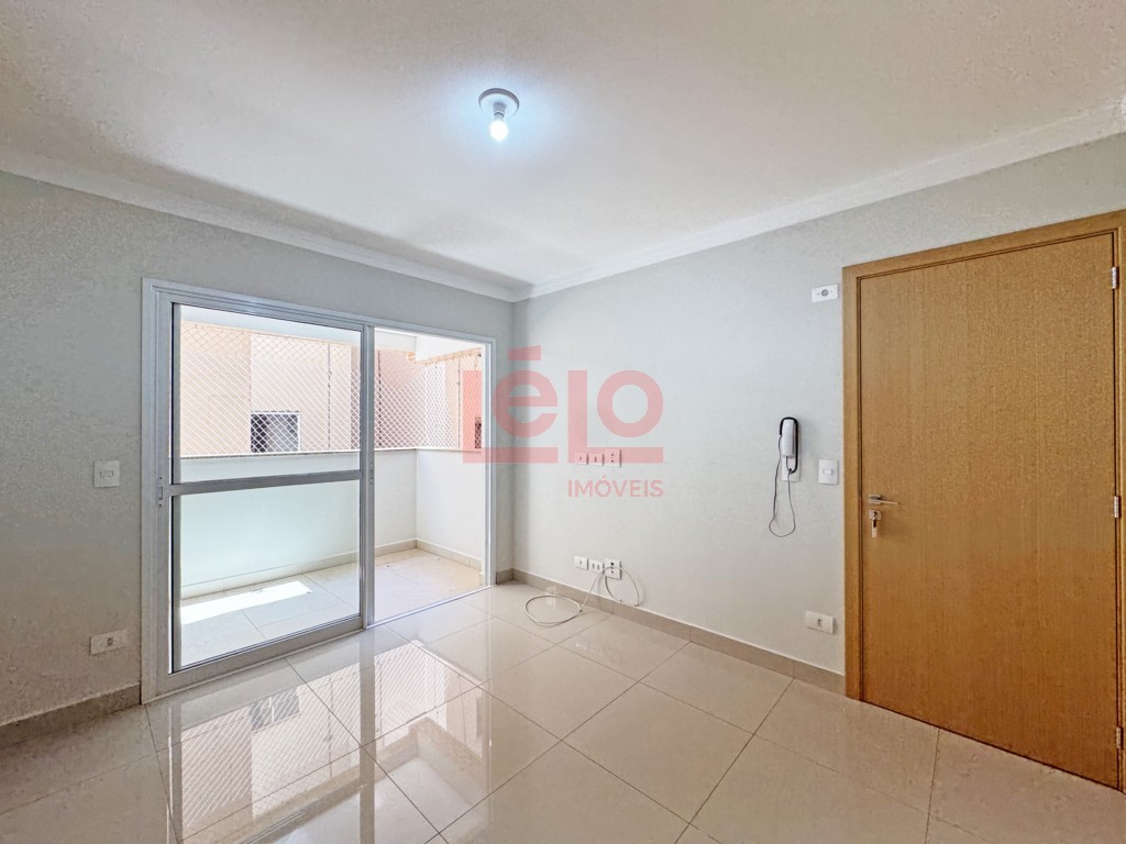 Apartamento para locacao no Zona 07 em Maringa com 118,29m² por R$ 2.300,00