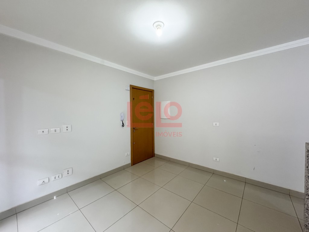 Apartamento para locacao no Zona 07 em Maringa com 118,03m² por R$ 2.100,00