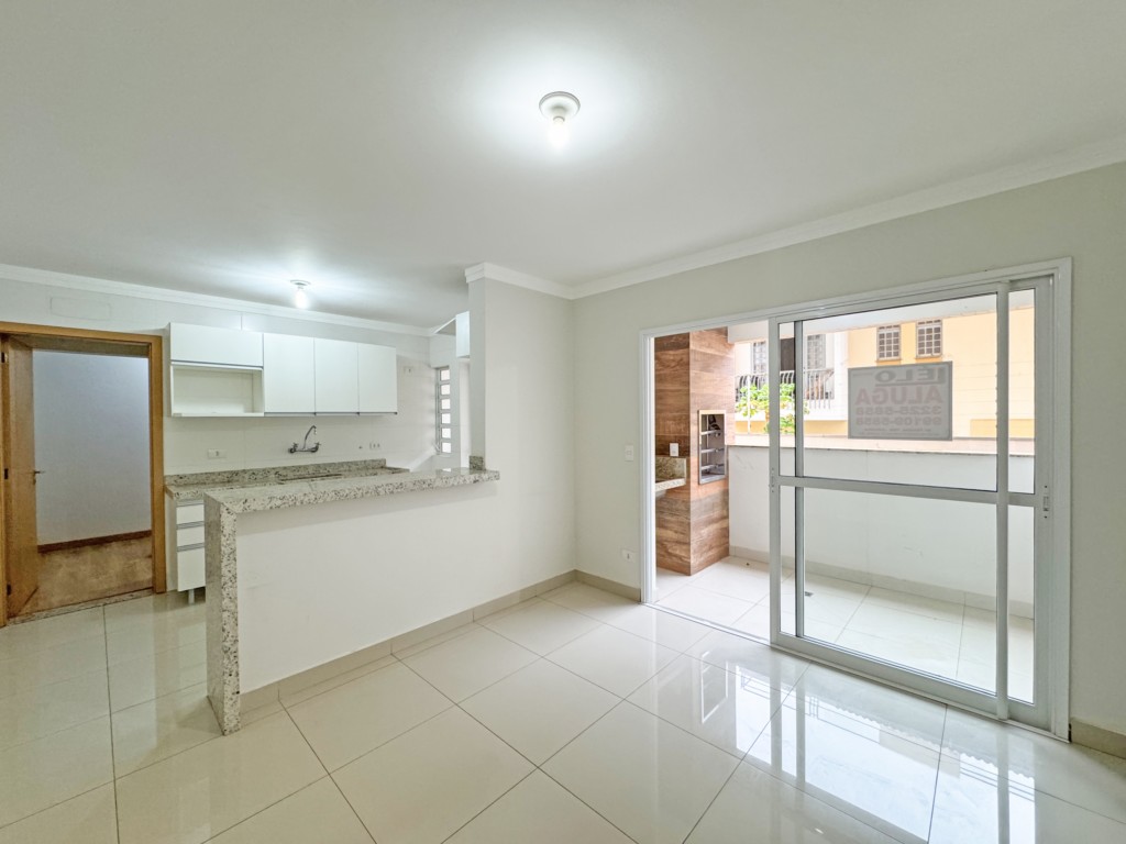 Apartamento para locacao no Zona 07 em Maringa com 118,03m² por R$ 2.100,00