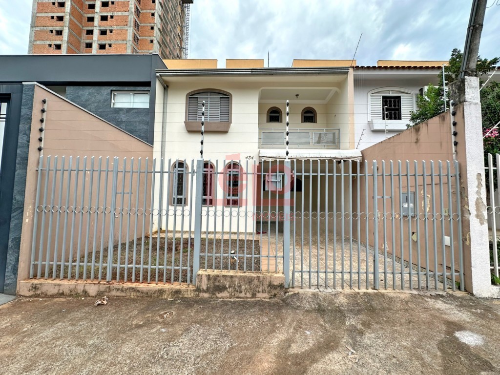 Sobrado para locacao no Zona 03 em Maringa com 115,2m² por R$ 2.400,00
