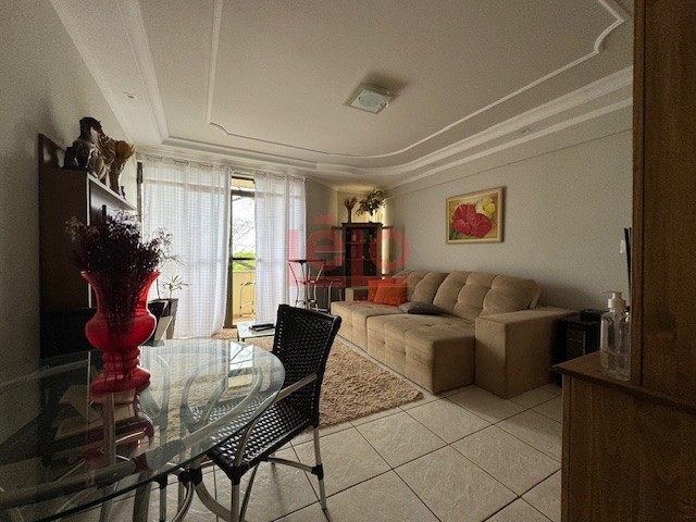 Apartamento para locacao no Zona 03 em Maringa com 141,14m² por R$ 2.100,00