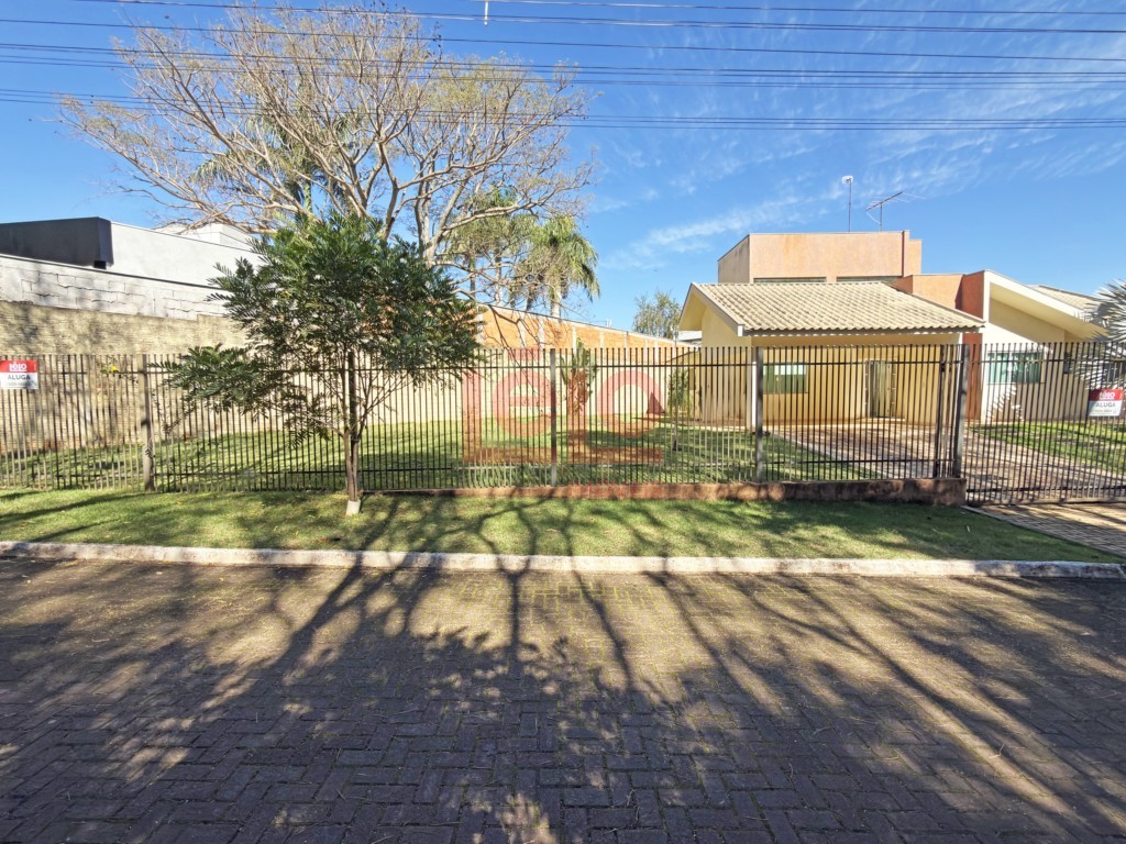 Casa em Condominio para locacao no Parque Industrial 200 em Maringa com 200m² por R$ 3.800,00