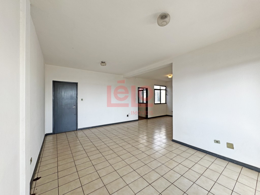 Apartamento para locacao no Zona 07 em Maringa com 155m² por R$ 2.100,00