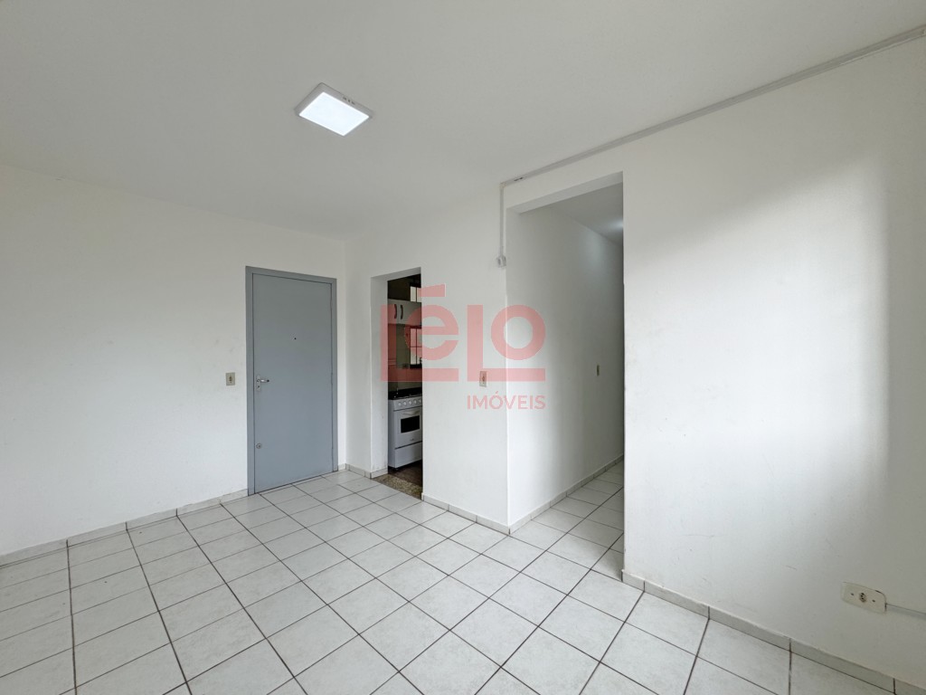 Apartamento para locacao no Zona 07 em Maringa com 91,48m² por R$ 1.400,00