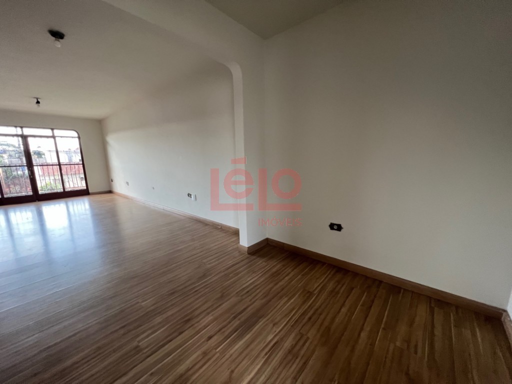Apartamento para locacao no Jardim Universo em Maringa com 310m² por R$ 1.700,00