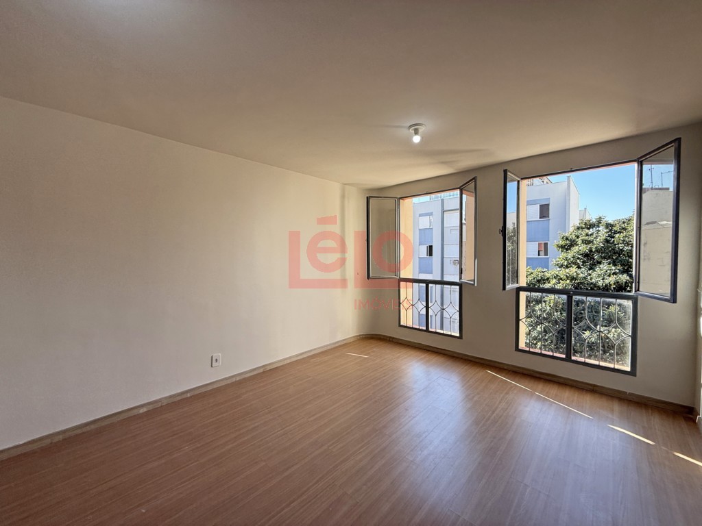 Apartamento para locacao no Zona 07 em Maringa com 101,8m² por R$ 1.400,00