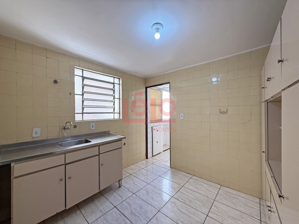 Apartamento para locacao no Zona 07 em Maringa com 101,8m² por R$ 1.400,00