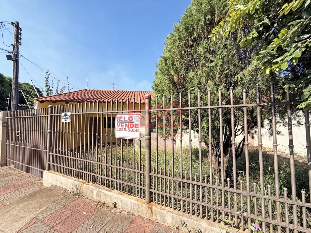 Casa Residencial para venda no Conj Hab Itatiaia em Maringa com 119m² por R$ 420.000,00