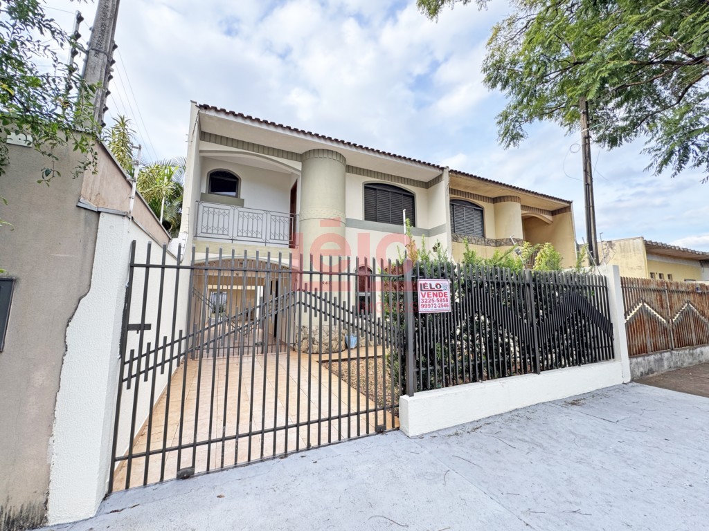 Sobrado para venda no Vila Santo Antonio em Maringa com 157,93m² por R$ 650.000,00