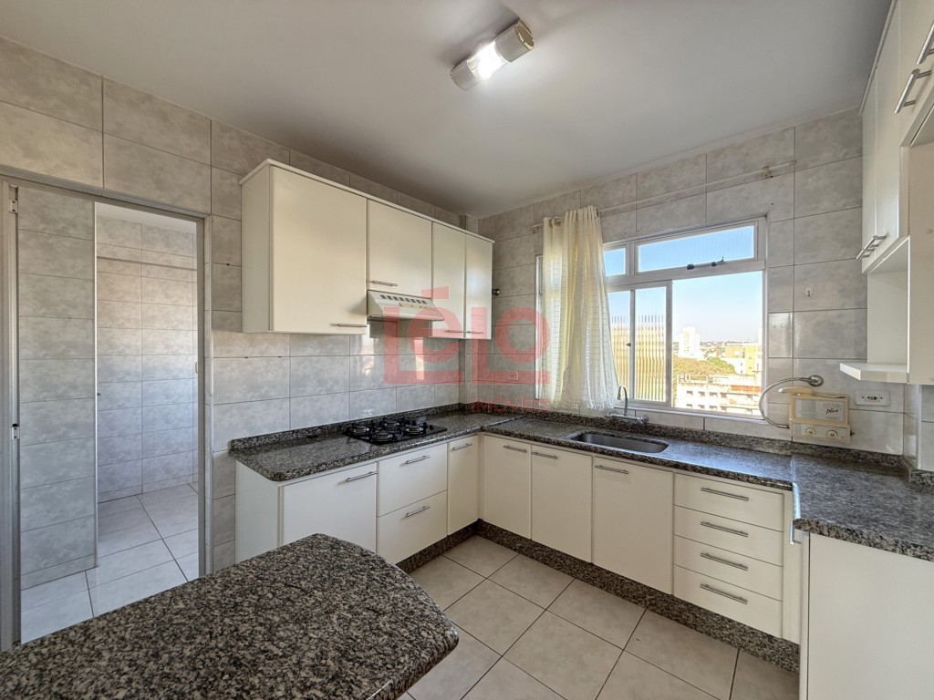 Apartamento para locacao no Zona 07 em Maringa com 159,71m² por R$ 2.100,00