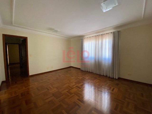 Apartamento para locacao no Zona 07 em Maringa com 159,71m² por R$ 2.100,00