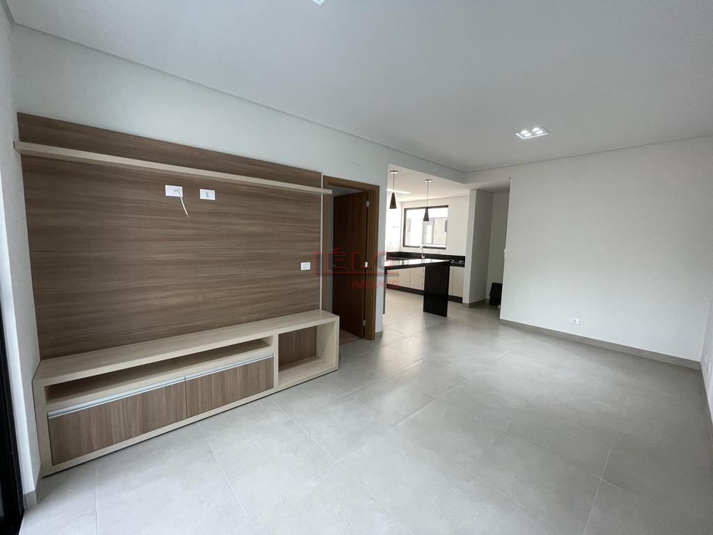 Apartamento para locacao no Zona 07 em Maringa com 171,01m² por R$ 3.500,00