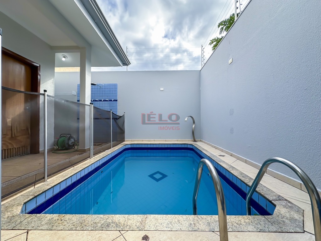 Sobrado para locacao no Jardim Monte Rei em Maringa com 185m² por R$ 3.800,00