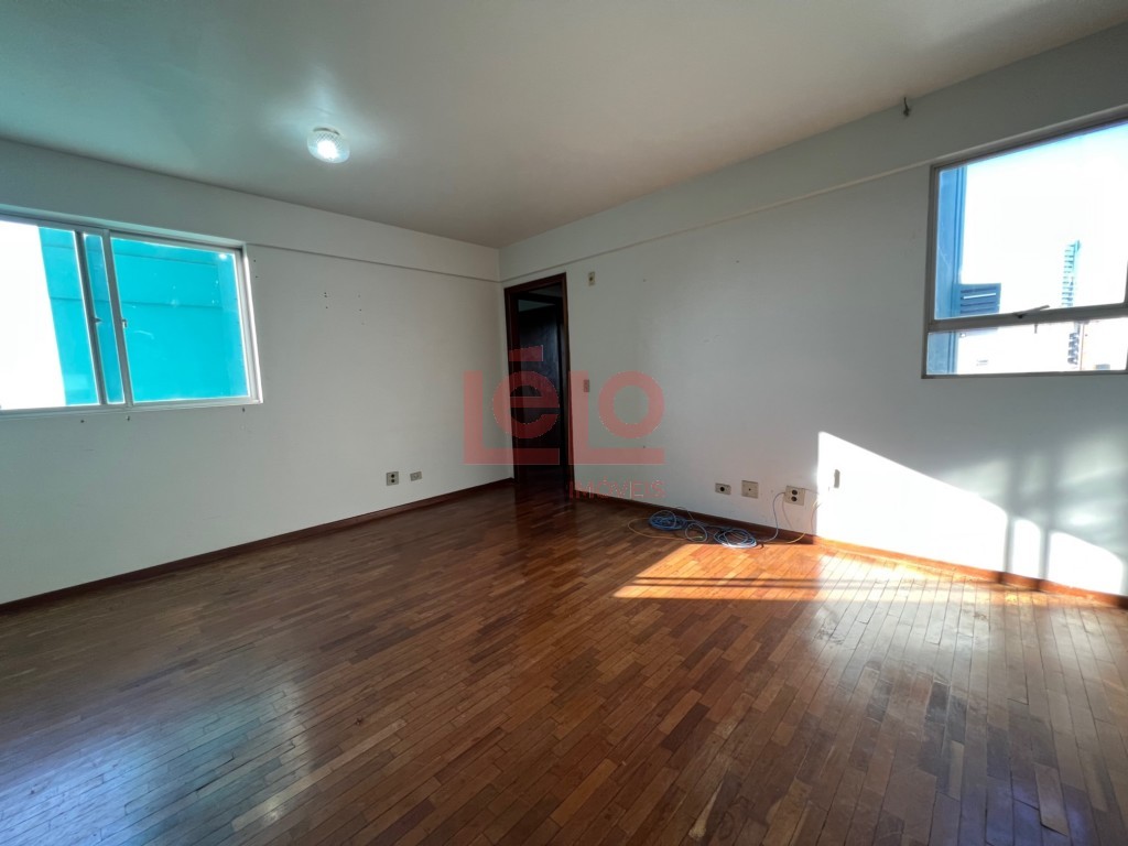 Apartamento para locacao no Zona 07 em Maringa com 128,28m² por R$ 1.800,00