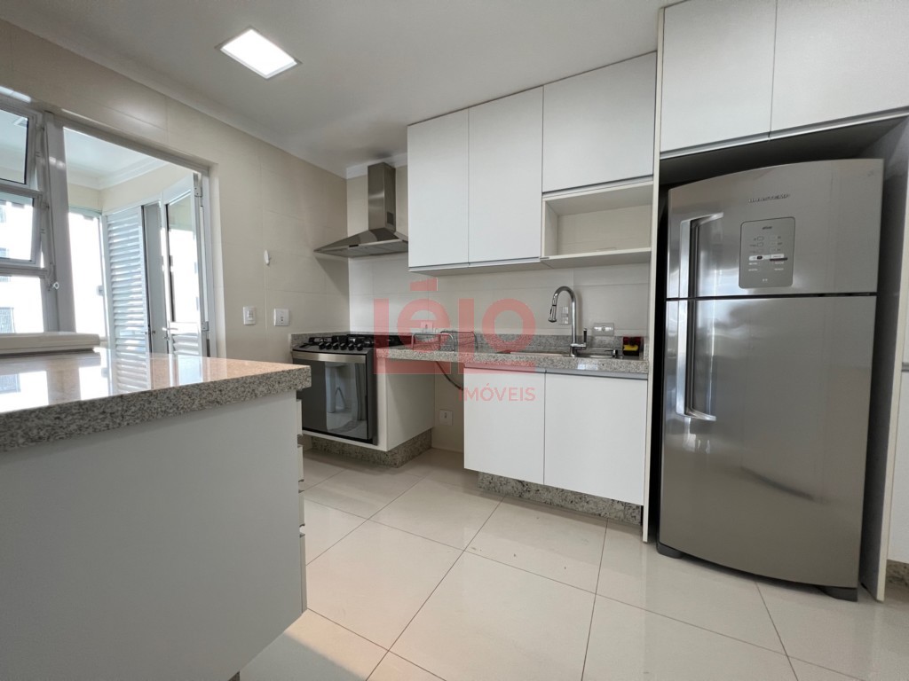 Apartamento para locacao no Novo Centro em Maringa com 156,17m² por R$ 4.500,00