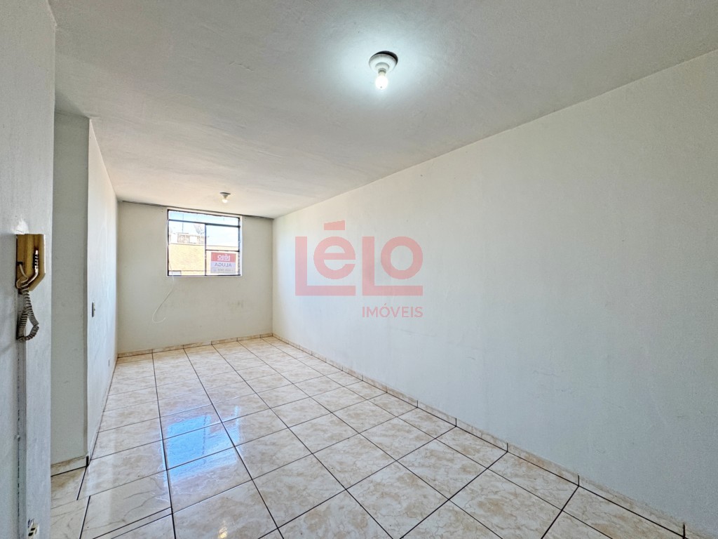 Apartamento para locacao no Zona 07 em Maringa com 80,77m² por R$ 900,00