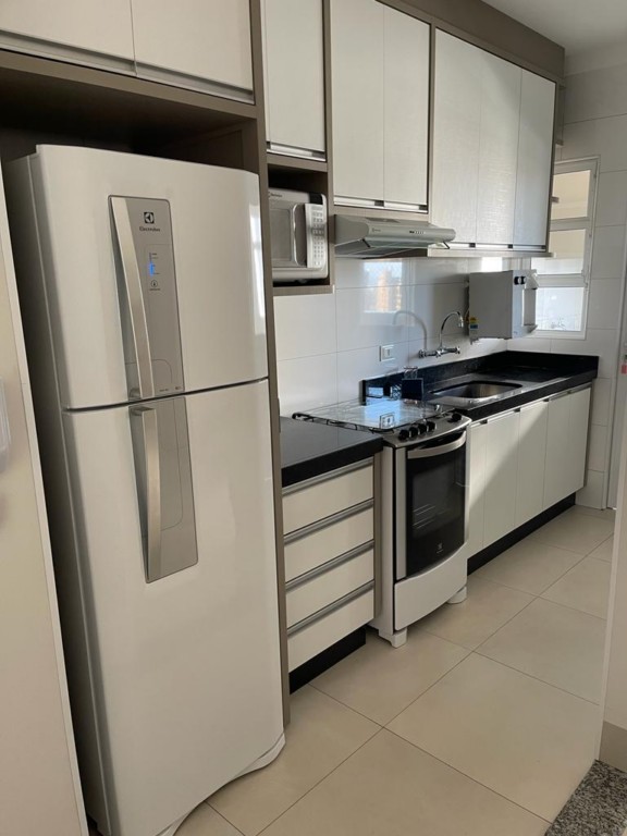 Apartamento para locacao no Zona 01 em Maringa com 130,21m² por R$ 2.800,00