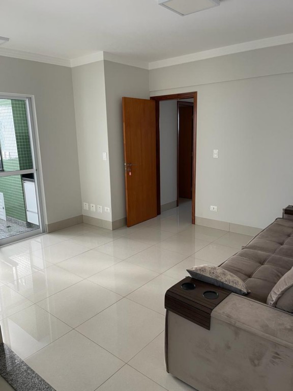 Apartamento para locacao no Zona 01 em Maringa com 130,21m² por R$ 2.800,00