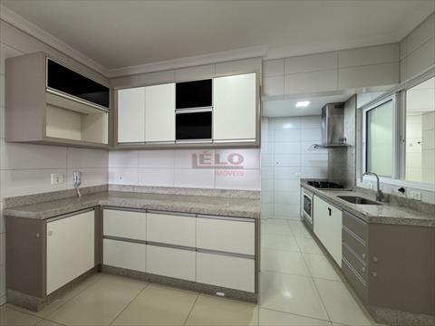 Apartamento para venda no Novo Centro em Maringa com 189,02m² por R$ 1.100.000,00