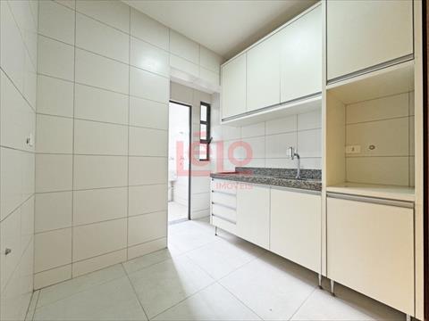 Apartamento para locacao no Zona 07 em Maringa com 113,57m² por R$ 1.950,00
