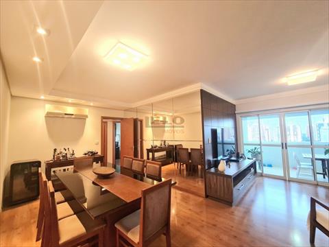 Apartamento para venda no Novo Centro em Maringa com 209m² por R$ 930.000,00