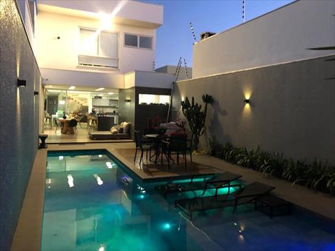 Casa Residencial para venda no Parque Avenida em Maringa com 250m² por R$ 1.790.000,00