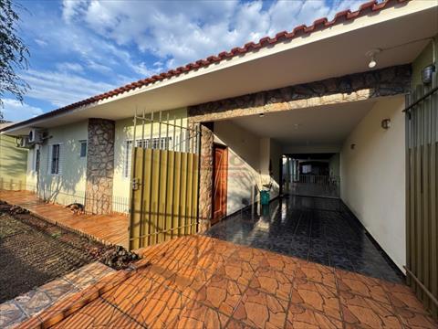 Casa Residencial para venda no Jardim Imperial em Maringa com 374,99m² por R$ 685.000,00