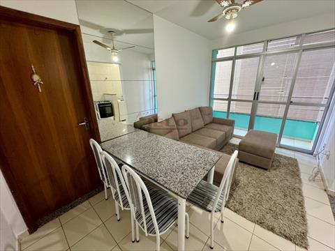 Apartamento para locacao no Zona 07 em Maringa com 72,01m² por R$ 1.800,00