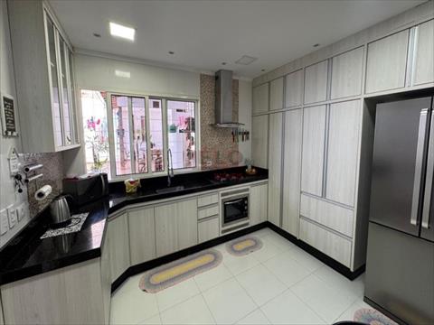 Sobrado para venda no Zona 07 em Maringa com 221,59m² por R$ 709.000,00