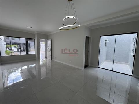 Casa Residencial para venda no Zona 07 em Maringa com 300m² por R$ 889.000,00