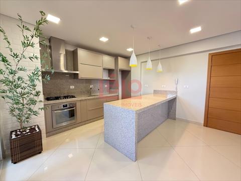 Apartamento para locacao no Novo Centro em Maringa com 174,07m² por R$ 3.400,00