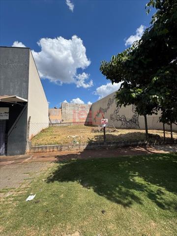 Terreno para venda no Jardim Santa Clara em Maringa com 309,92m² por R$ 550.000,00