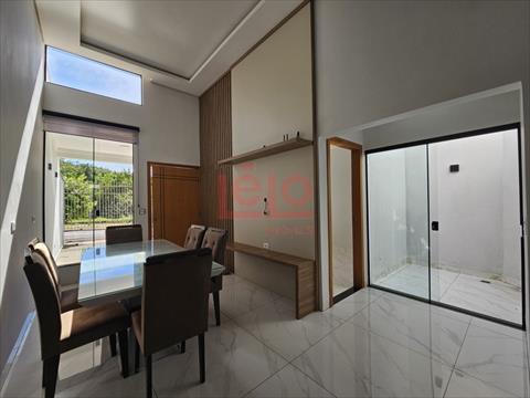 Casa Residencial de 3 quartos à venda e para alugar no bairro Jardim Montreal, Maringá | Lélo Imóveis