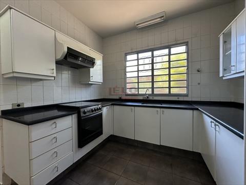 Casa Residencial para locacao no Vila Morangueira em Maringa com 294m² por R$ 2.900,00