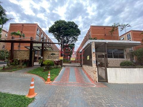 Apartamento para locacao no Jardim Novo Horizonte em Maringa com 107,44m² por R$ 1.300,00