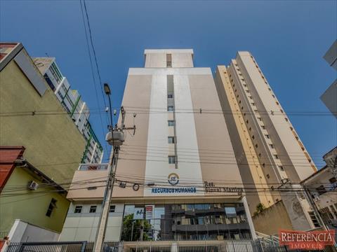 Kitinet para locacao no Centro em Curitiba com 66,12m² por R$ 2.580,00