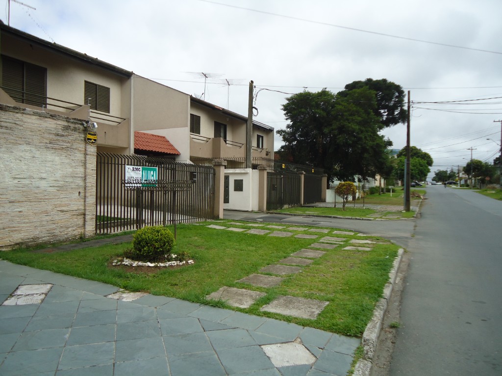 Sobrado para locacao no Boqueirao em Curitiba com 98m² por R$ 3.250,00