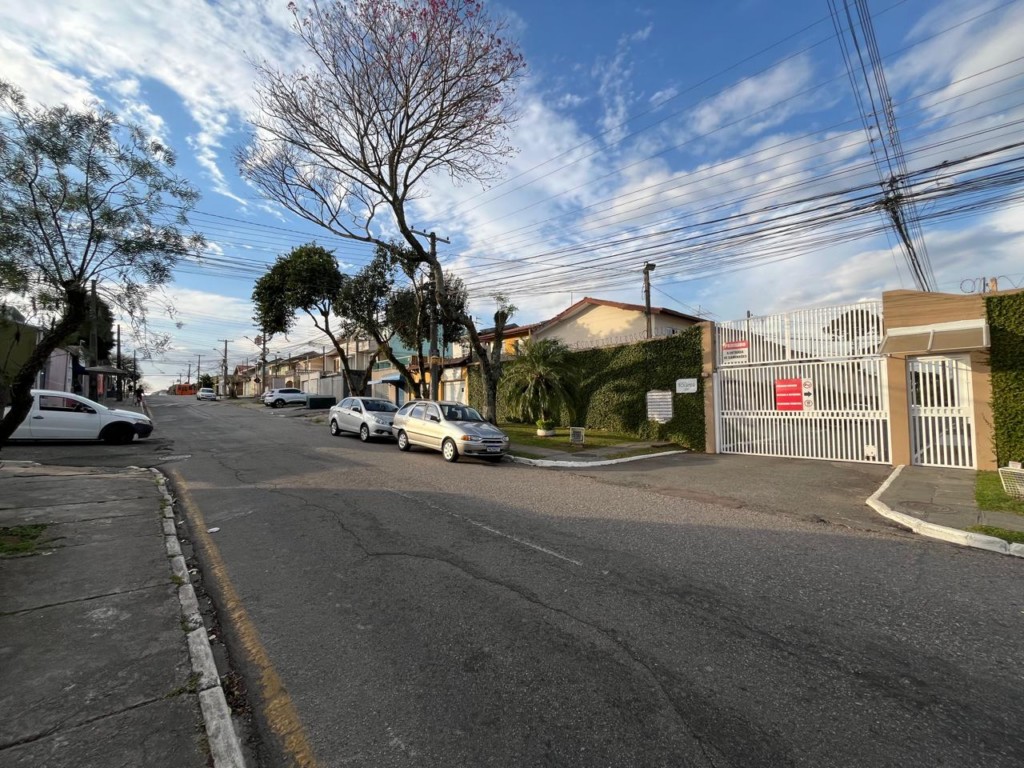 Sobrado para locacao no Boqueirao em Curitiba com 90m² por R$ 3.125,00