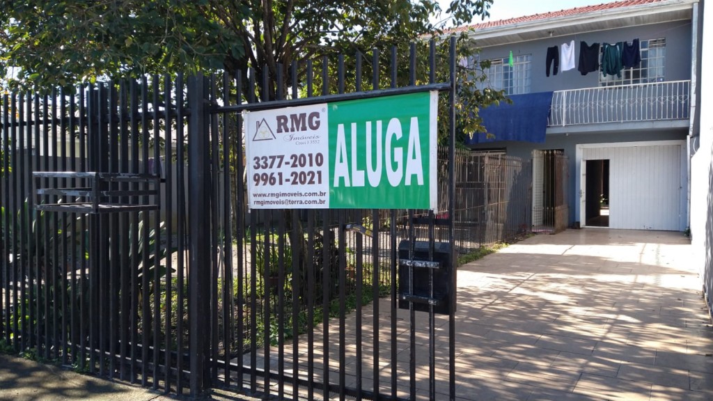 Sobrado para locacao no Xaxim em Curitiba com 120m² por R$ 2.500,00