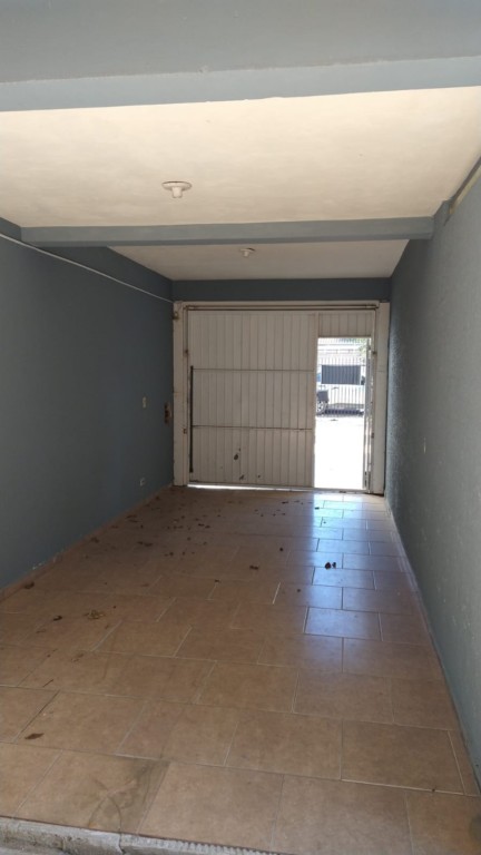 Sobrado para locacao no Xaxim em Curitiba com 120m² por R$ 2.500,00