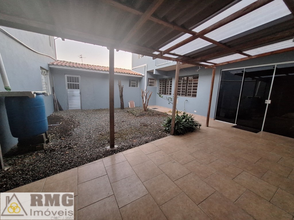 Sobrado para locacao no Xaxim em Curitiba com 120m² por R$ 2.500,00
