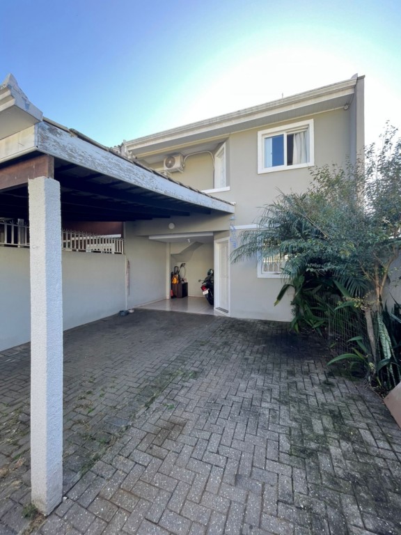 Sobrado para venda no Uberaba em Curitiba com 82,95m² por R$ 450.000,00