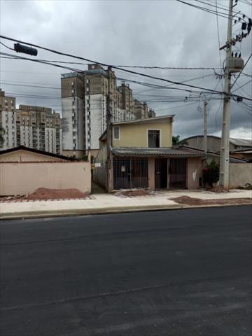 Sobrado para locacao no Xaxim em Curitiba com 102m² por R$ 2.500,00