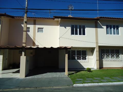 Sobrado para locacao no Boqueirao em Curitiba com 90m² por R$ 3.125,00